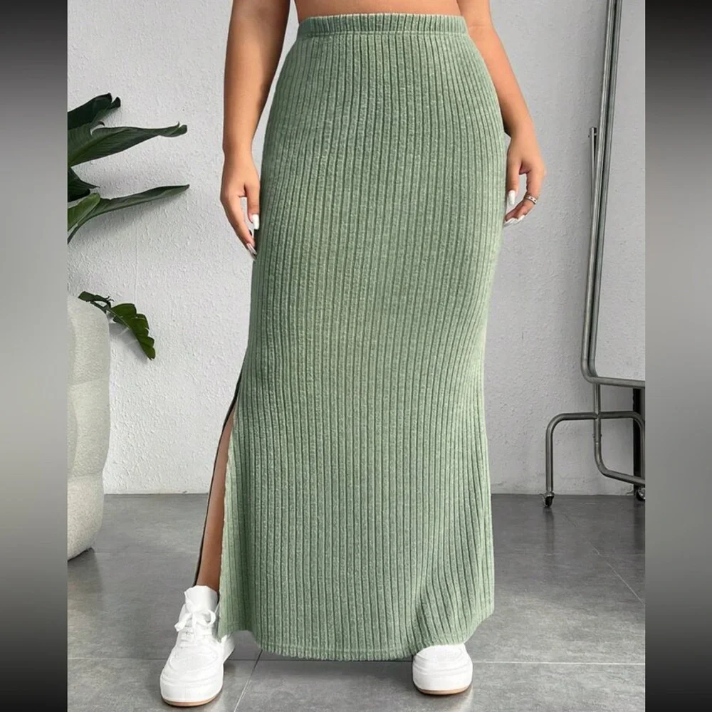 High Waist Solid Skirt β€οΈ - Picture 3 of 5